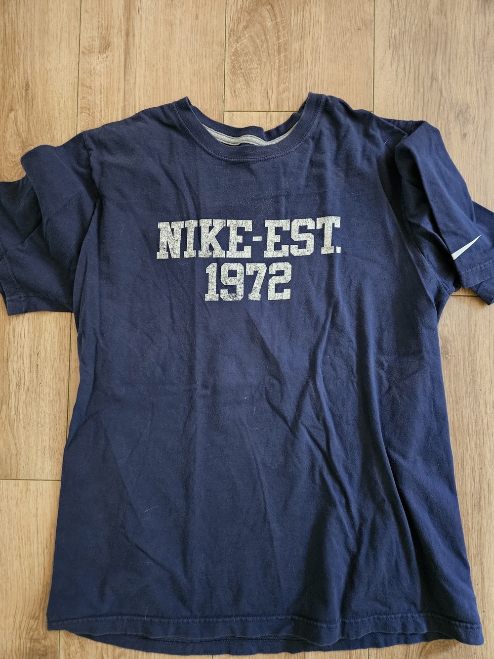 Nike Navy Short-Sleeve Mens Large 'NIKE·EST. 1972' Graphic Tee